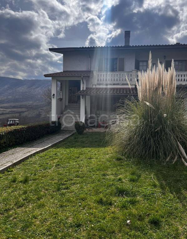casa indipendente in vendita a Tagliacozzo in zona Oriente
