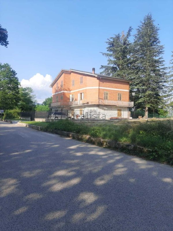 casa indipendente in vendita a Tagliacozzo in zona Villa San Sebastiano