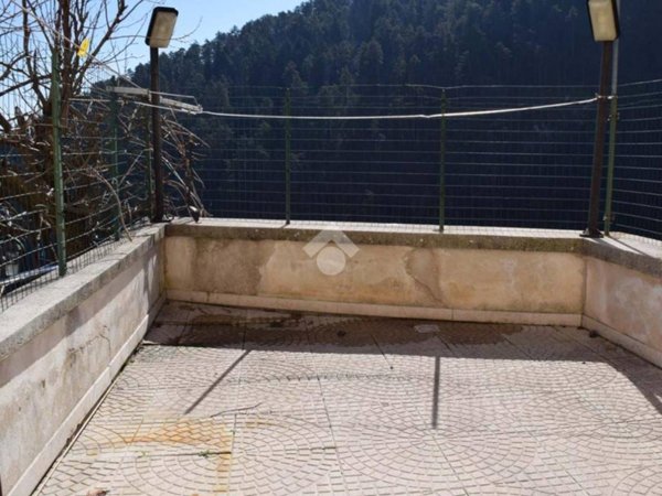 casa indipendente in vendita a Tagliacozzo