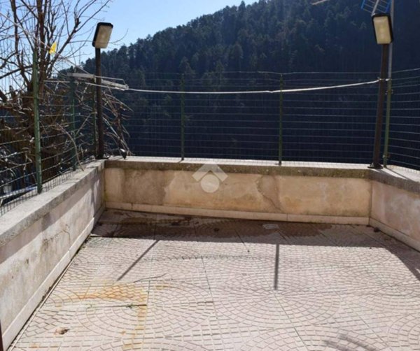 casa indipendente in vendita a Tagliacozzo