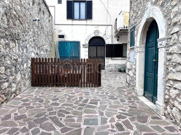 casa indipendente in vendita a Tagliacozzo in zona Poggio Filippo