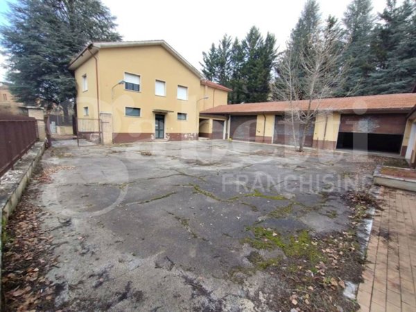 intera palazzina in vendita a Tagliacozzo