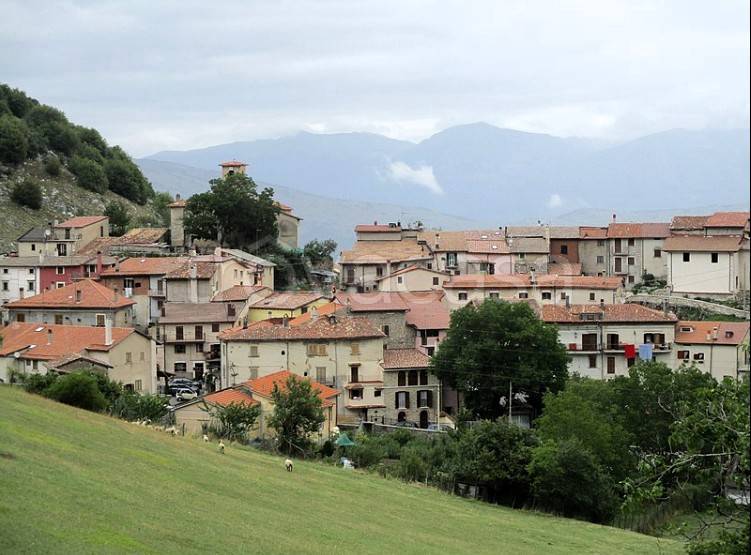 appartamento in vendita a Tagliacozzo in zona Roccacerro
