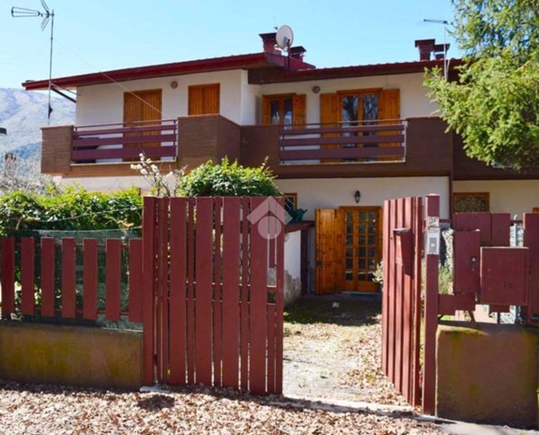 casa indipendente in vendita a Tagliacozzo in zona Villa San Sebastiano