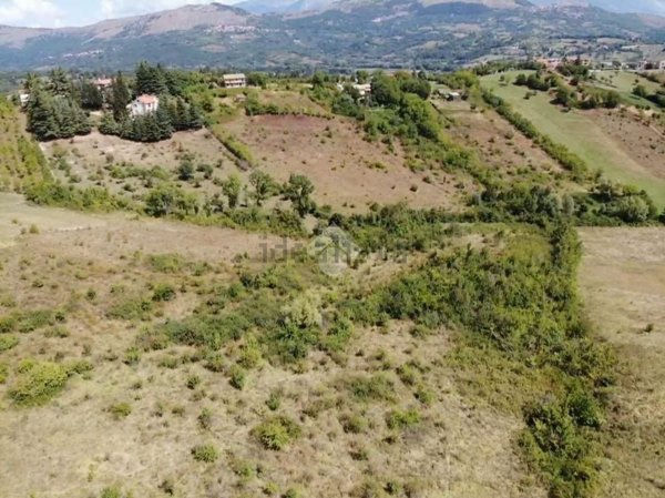 terreno agricolo in vendita a Tagliacozzo in zona Oriente