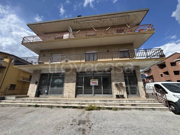 negozio in vendita a Tagliacozzo