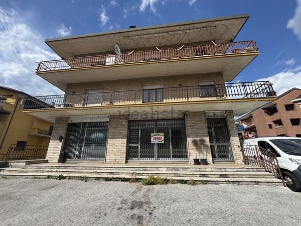 locale commerciale in vendita a Tagliacozzo in zona Oriente