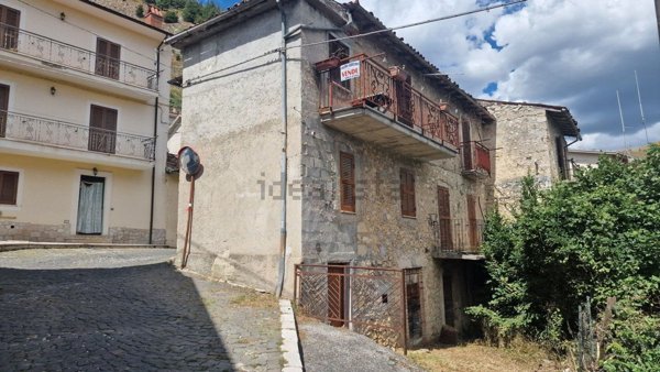 casa indipendente in vendita a Tagliacozzo