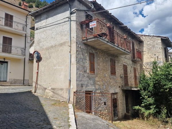 casa indipendente in vendita a Tagliacozzo