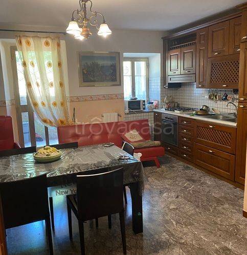 casa indipendente in vendita a Tagliacozzo in zona Sorbo