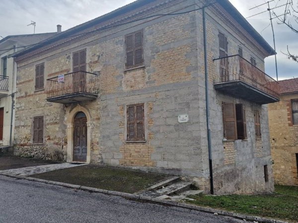 casa indipendente in vendita a Tagliacozzo in zona Gallo di Tagliacozzo