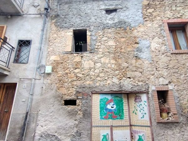 casale in vendita a Tagliacozzo in zona Oriente
