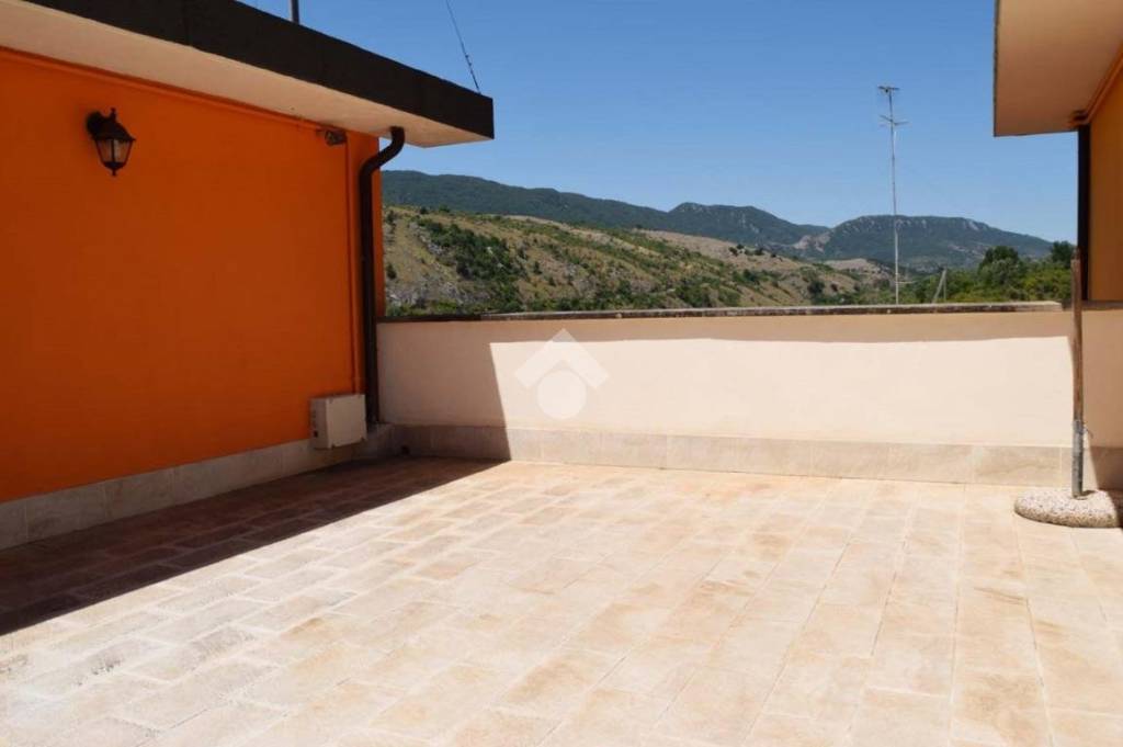 appartamento in vendita a Tagliacozzo in zona Oriente