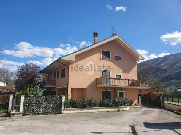 appartamento in vendita a Tagliacozzo in zona Oriente