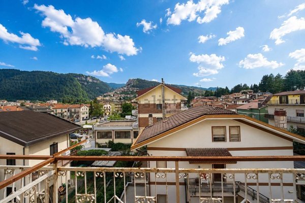 appartamento in vendita a Tagliacozzo in zona Oriente