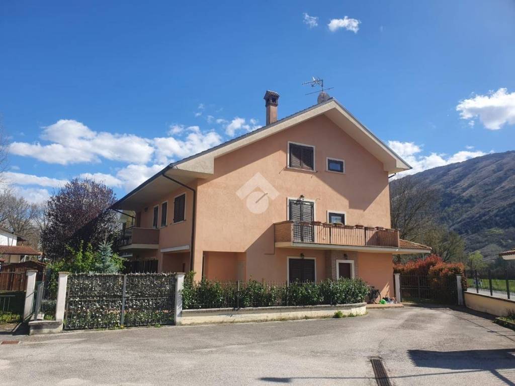 appartamento in vendita a Tagliacozzo in zona Villa San Sebastiano
