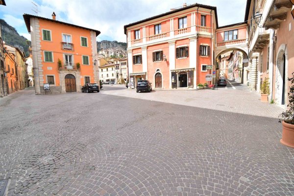 appartamento in vendita a Tagliacozzo in zona Oriente