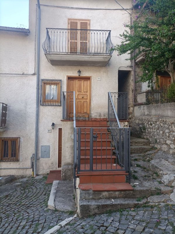 appartamento in vendita a Tagliacozzo in zona Oriente
