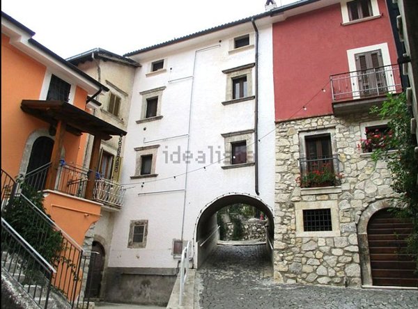 appartamento in vendita a Tagliacozzo in zona Roccacerro