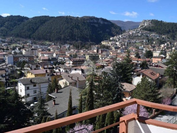 appartamento in vendita a Tagliacozzo in zona Oriente