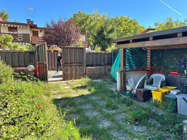 casa indipendente in vendita a Tagliacozzo in zona Villa San Sebastiano
