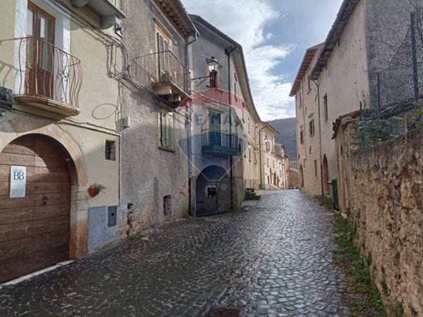 appartamento in vendita a Tione degli Abruzzi