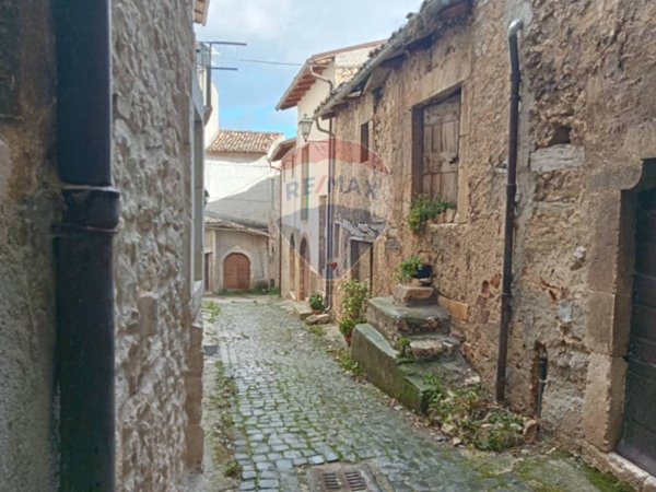 appartamento in vendita a Tione degli Abruzzi