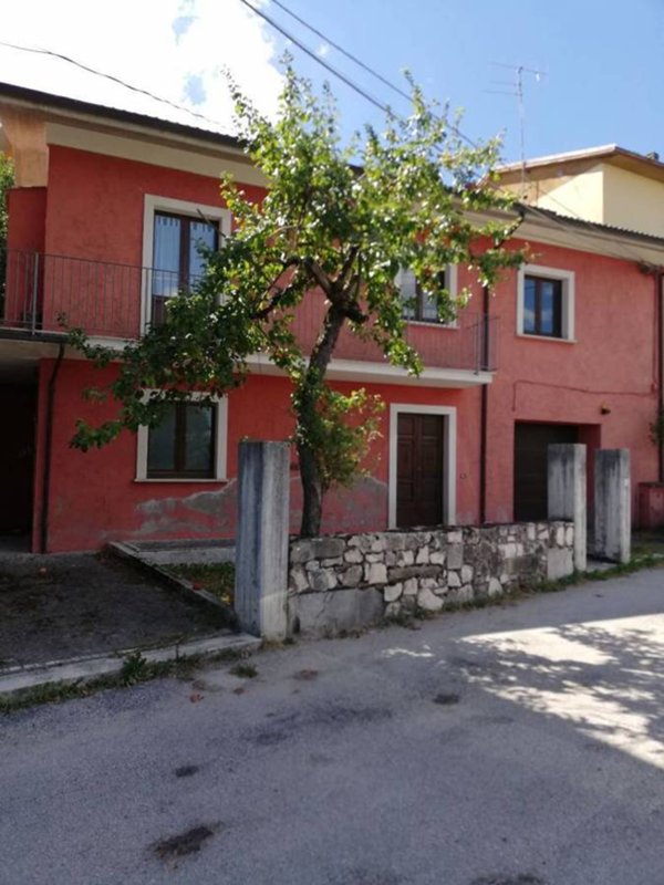 appartamento in vendita a Tornimparte in zona San Nicola