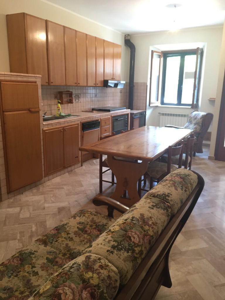 casa indipendente in vendita a Tornimparte in zona Villagrande