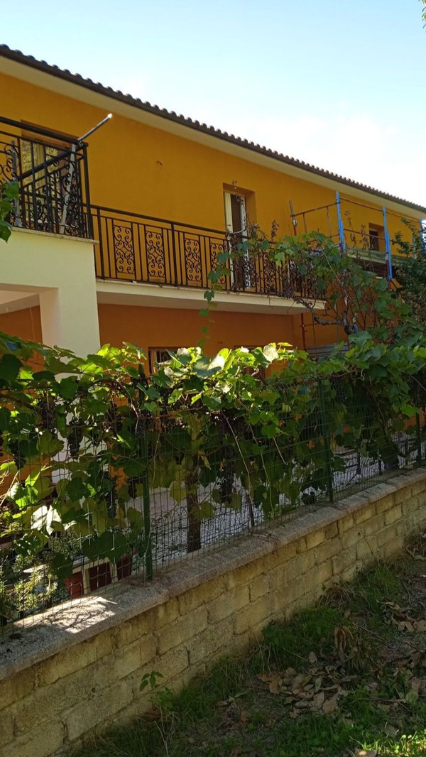 casa indipendente in vendita a Tornimparte