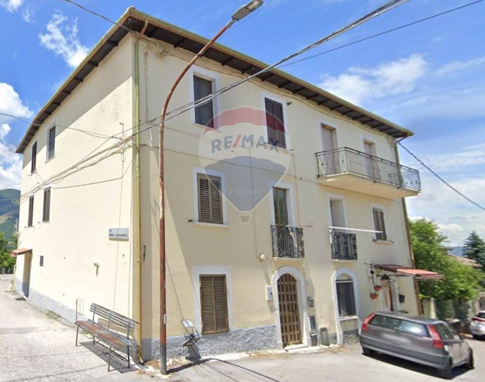 appartamento in vendita a Tornimparte in zona Villagrande