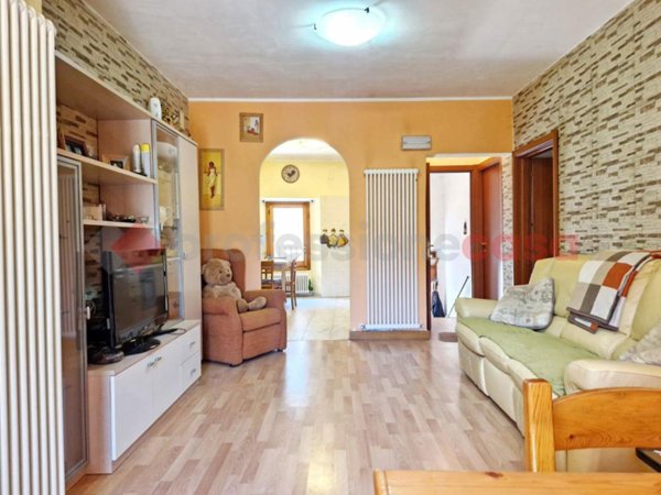 casa indipendente in vendita a Tornimparte in zona Villagrande
