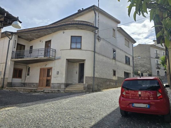 appartamento in vendita a Tornimparte in zona San Nicola