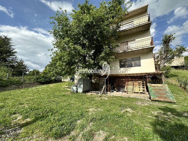 casa indipendente in vendita a Tornimparte in zona Palombaia