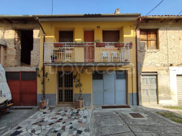 casa indipendente in vendita a Tornimparte in zona Villagrande