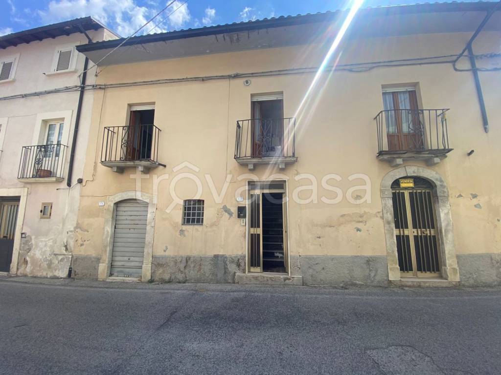 casa indipendente in vendita a Tornimparte in zona Villagrande
