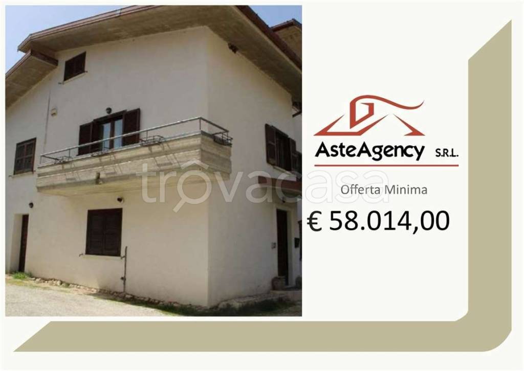 casa indipendente in vendita a Tornimparte