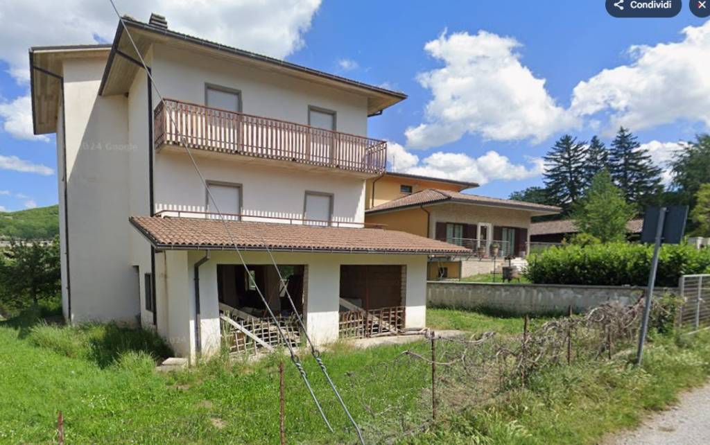 casa indipendente in vendita a Tornimparte in zona Villagrande