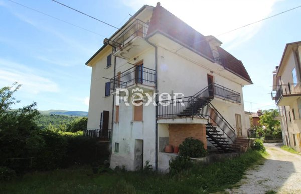 appartamento in vendita a Tornimparte in zona Villagrande