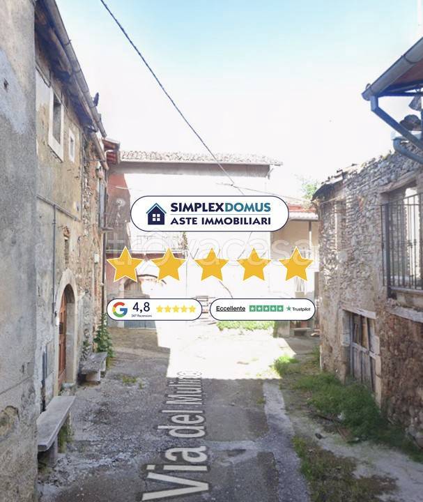 casa indipendente in vendita a Tornimparte