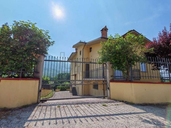 casa indipendente in vendita a Tornimparte in zona Villagrande