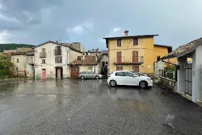 casa indipendente in vendita a Tornimparte in zona Case Tirante