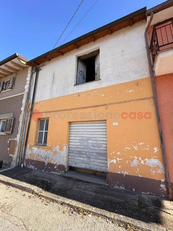negozio in vendita a Trasacco