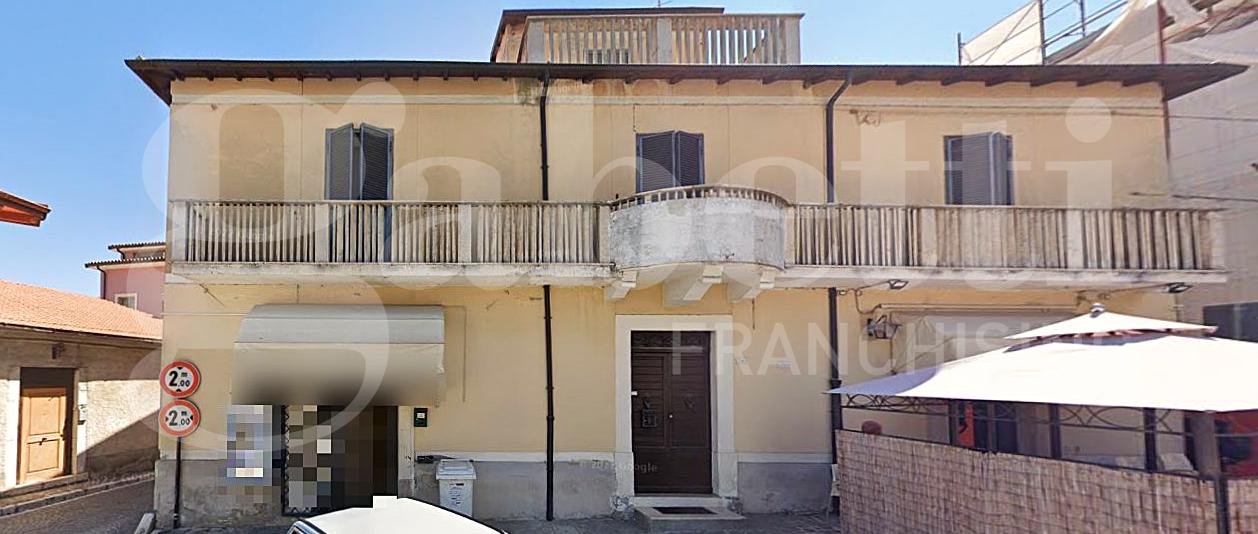 casa indipendente in vendita a Trasacco