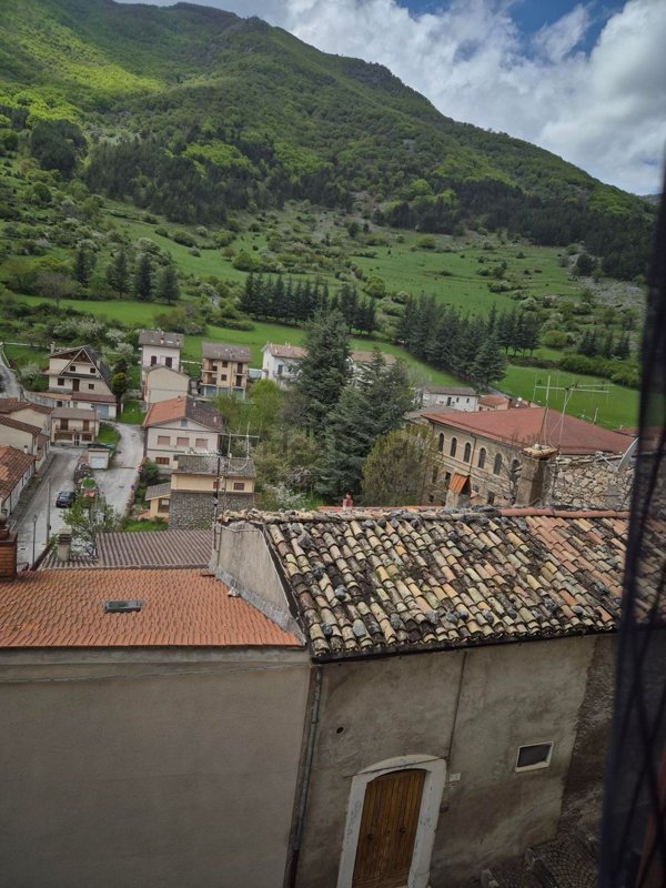 appartamento in vendita a Villalago