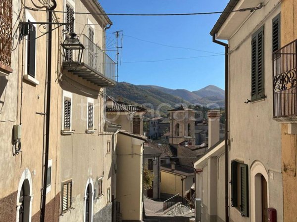 appartamento in vendita a Villalago