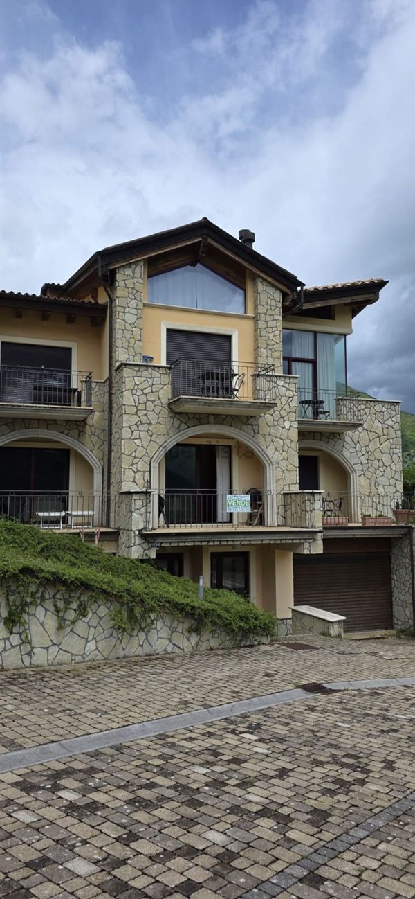 appartamento in vendita a Villalago