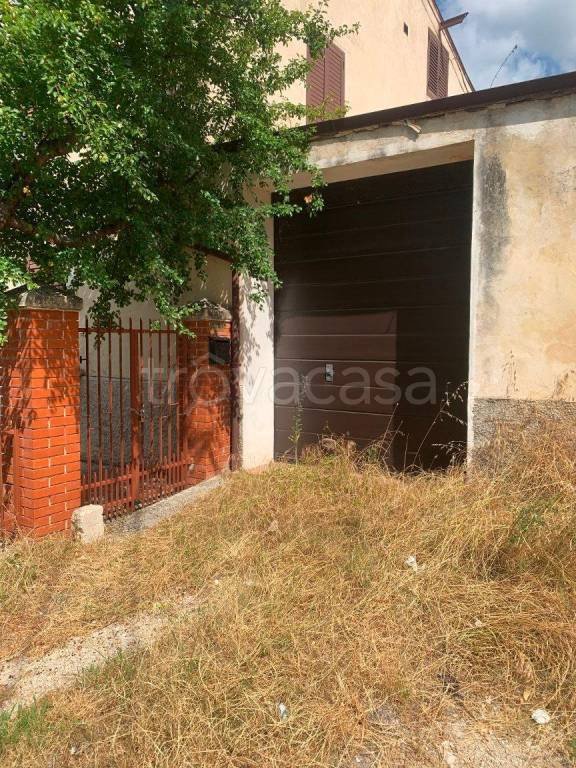 casa indipendente in vendita a Villa Santa Lucia degli Abruzzi