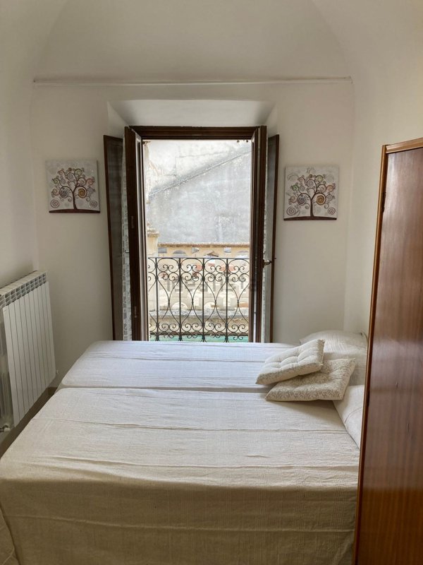 casa indipendente in vendita a Villa Santa Lucia degli Abruzzi in zona Carrufo