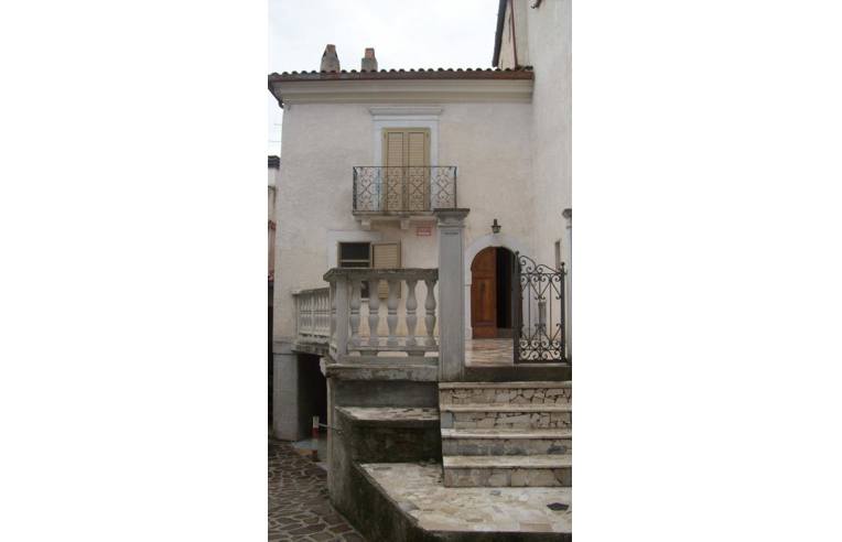 casa indipendente in vendita a Villa Santa Lucia degli Abruzzi